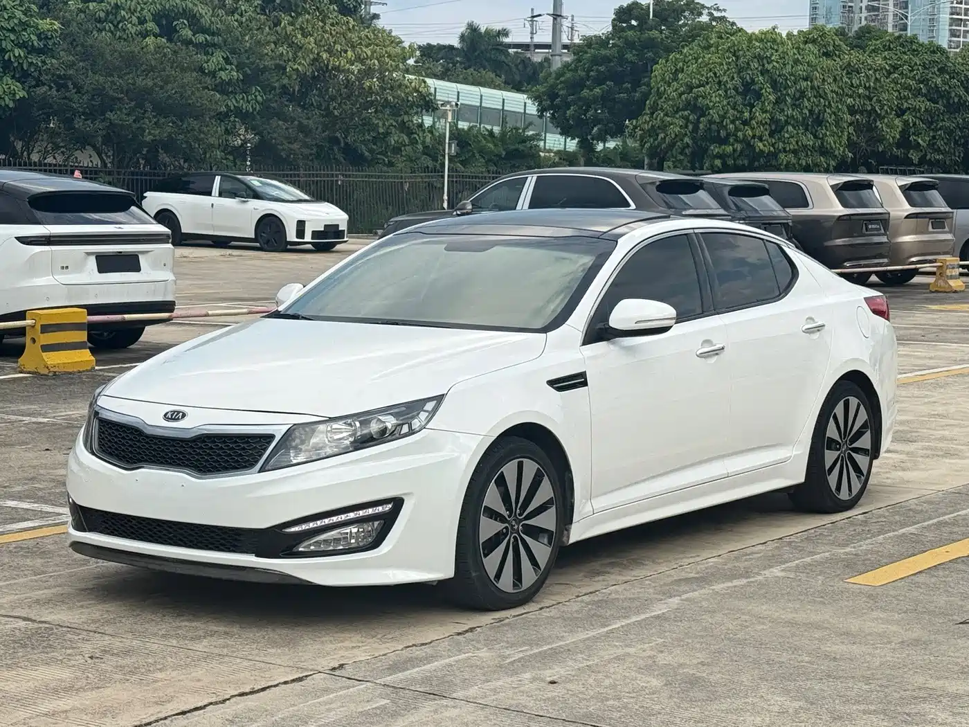Kia K5 2011 2011 2.0L Automatic DLX