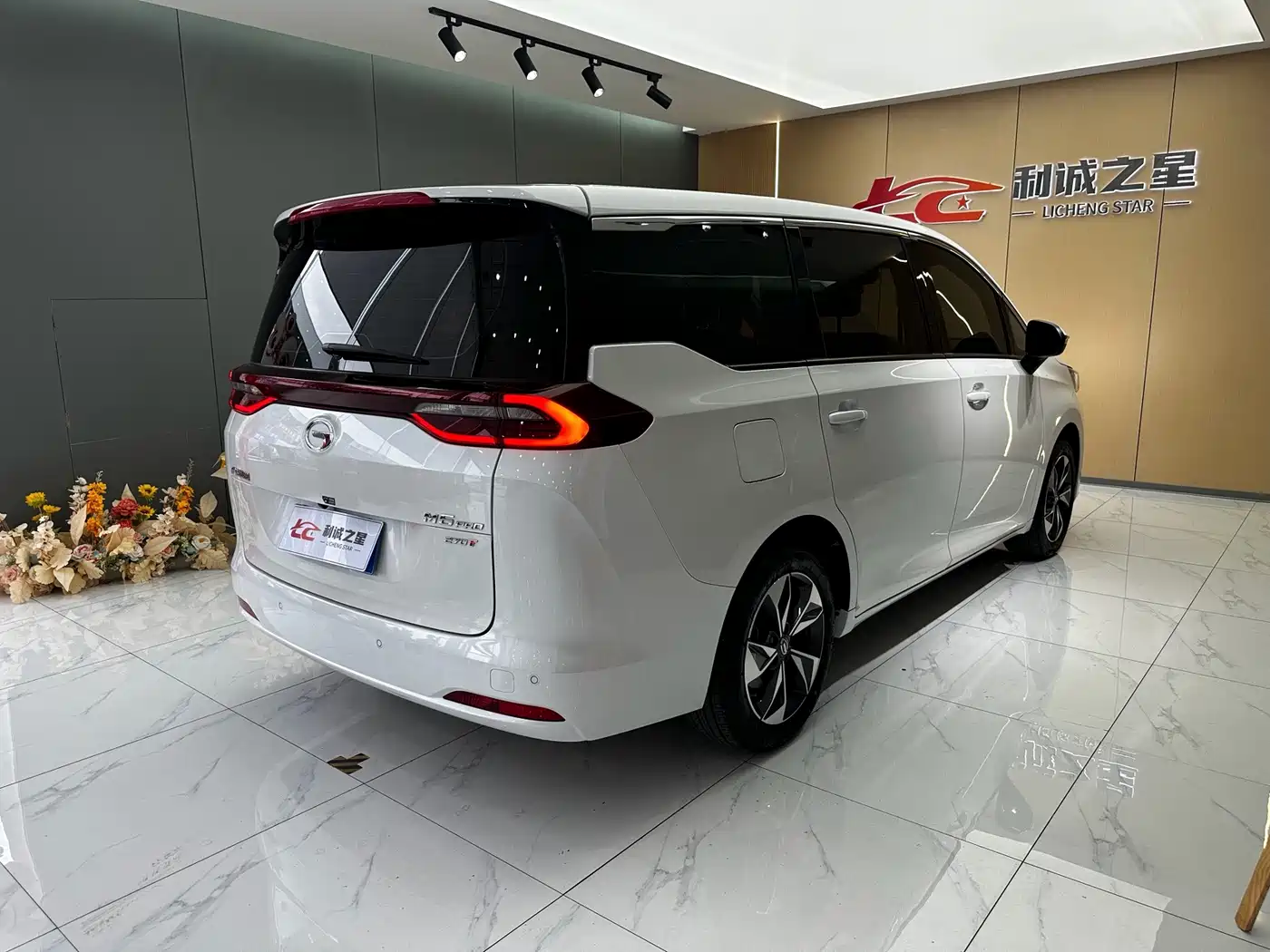 GAC Trumpchi Trumpchi M6 2025 2023 PRO 270T DCT Luxury Edition