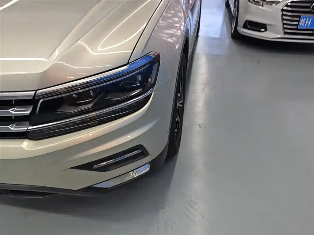 Volkswagen Tiguan L 2019 380TSI Auto AWD Smart Luxury Edition China V фото 24