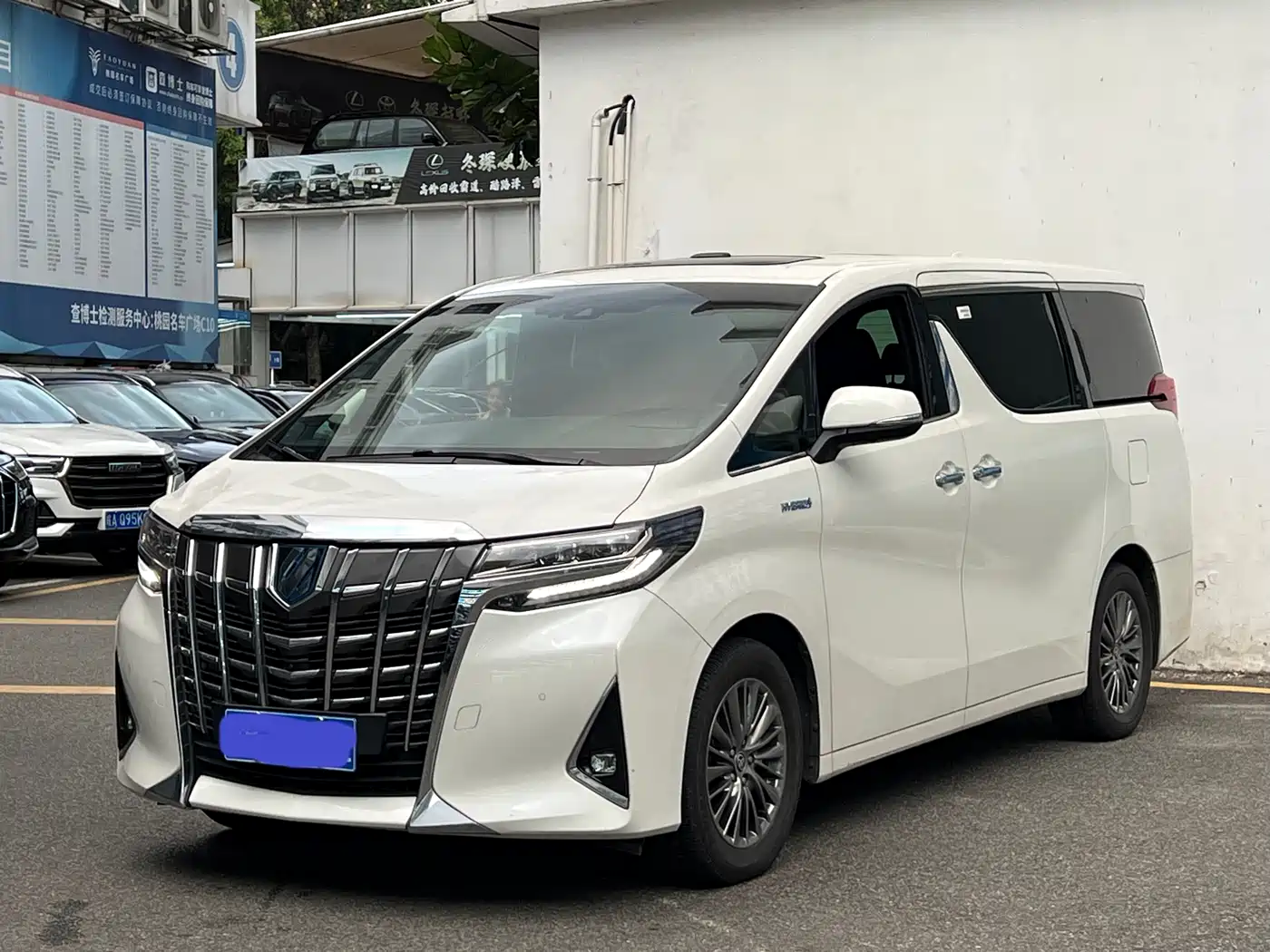 Toyota Alphard 2021 Hybrid 2.5L Premium фото 10