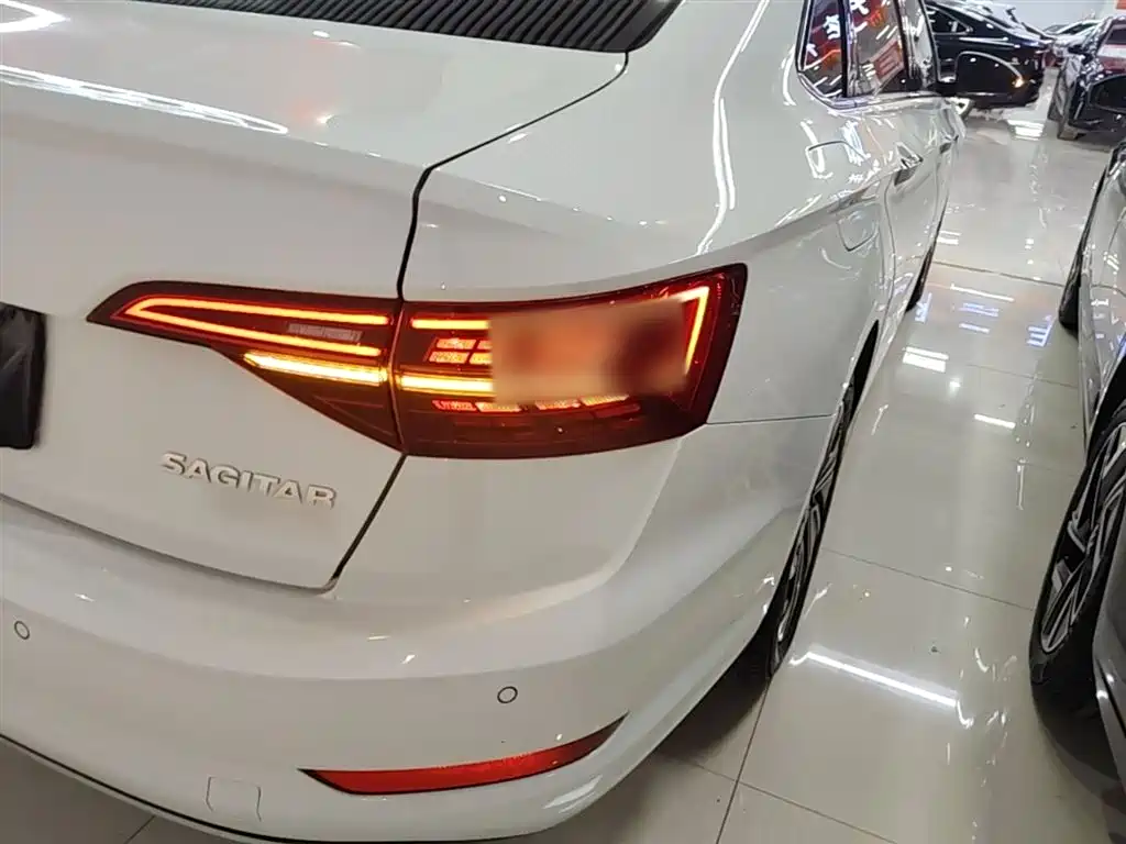 Volkswagen Sagitar 2022 280TSI DSG Surpassing Edition фото 8