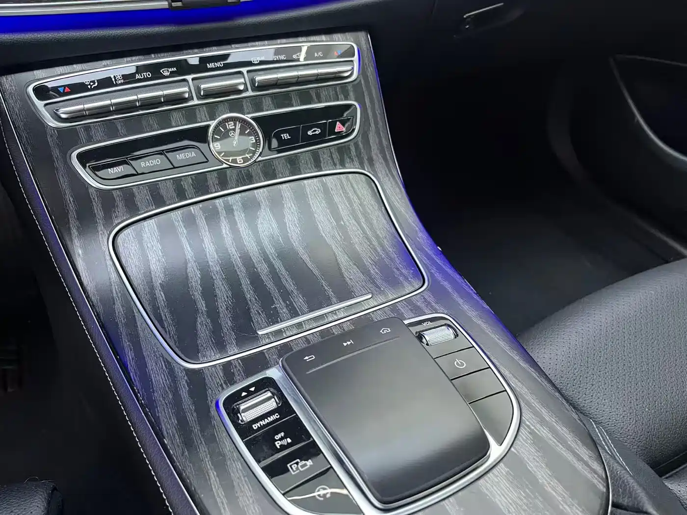 Mercedes-Benz E-Class 2020 Model E 260 L Sport фото 14