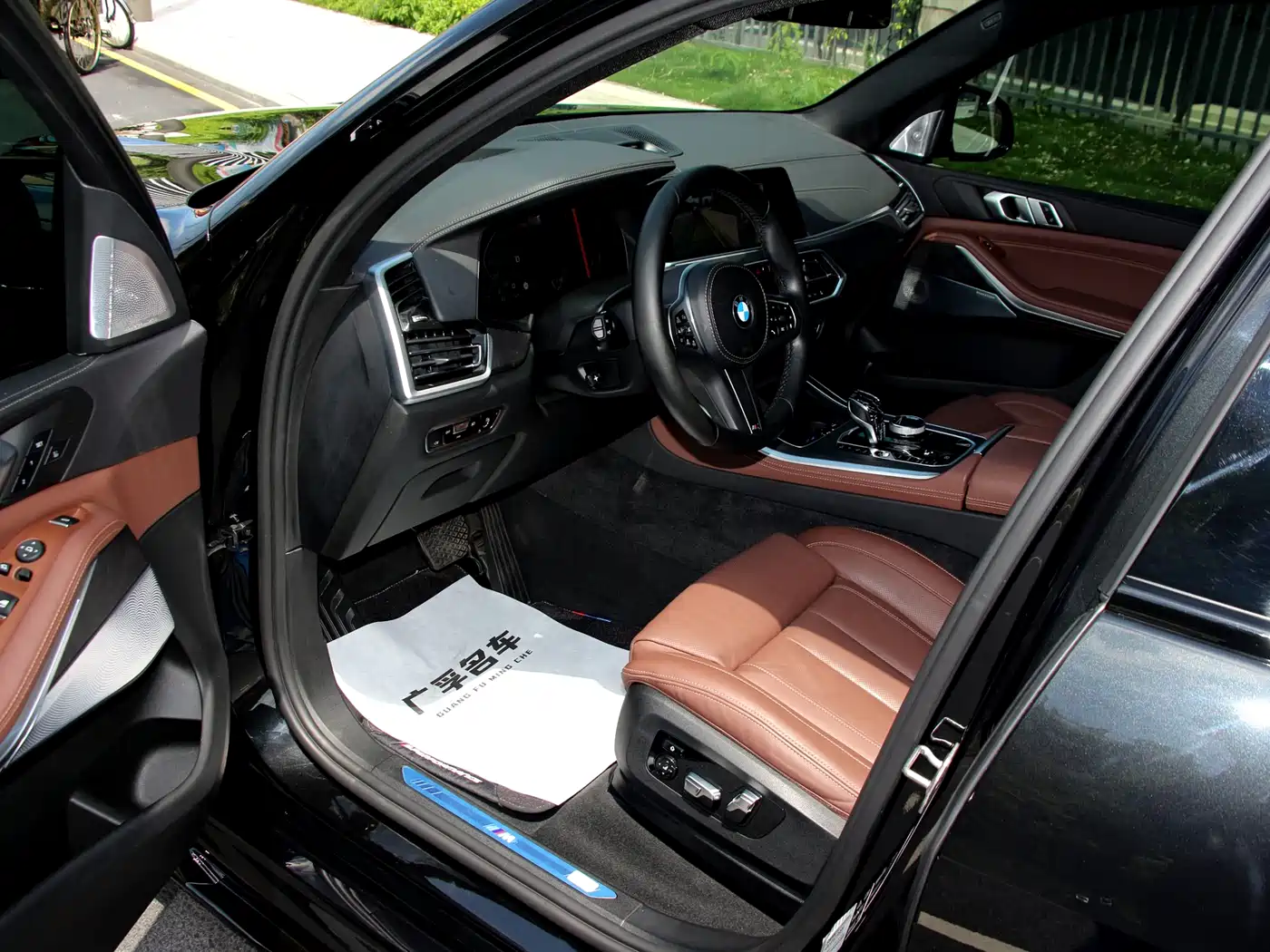 BMW X5 (Import) 2022 xDrive40i Premium M Sport Package фото 14