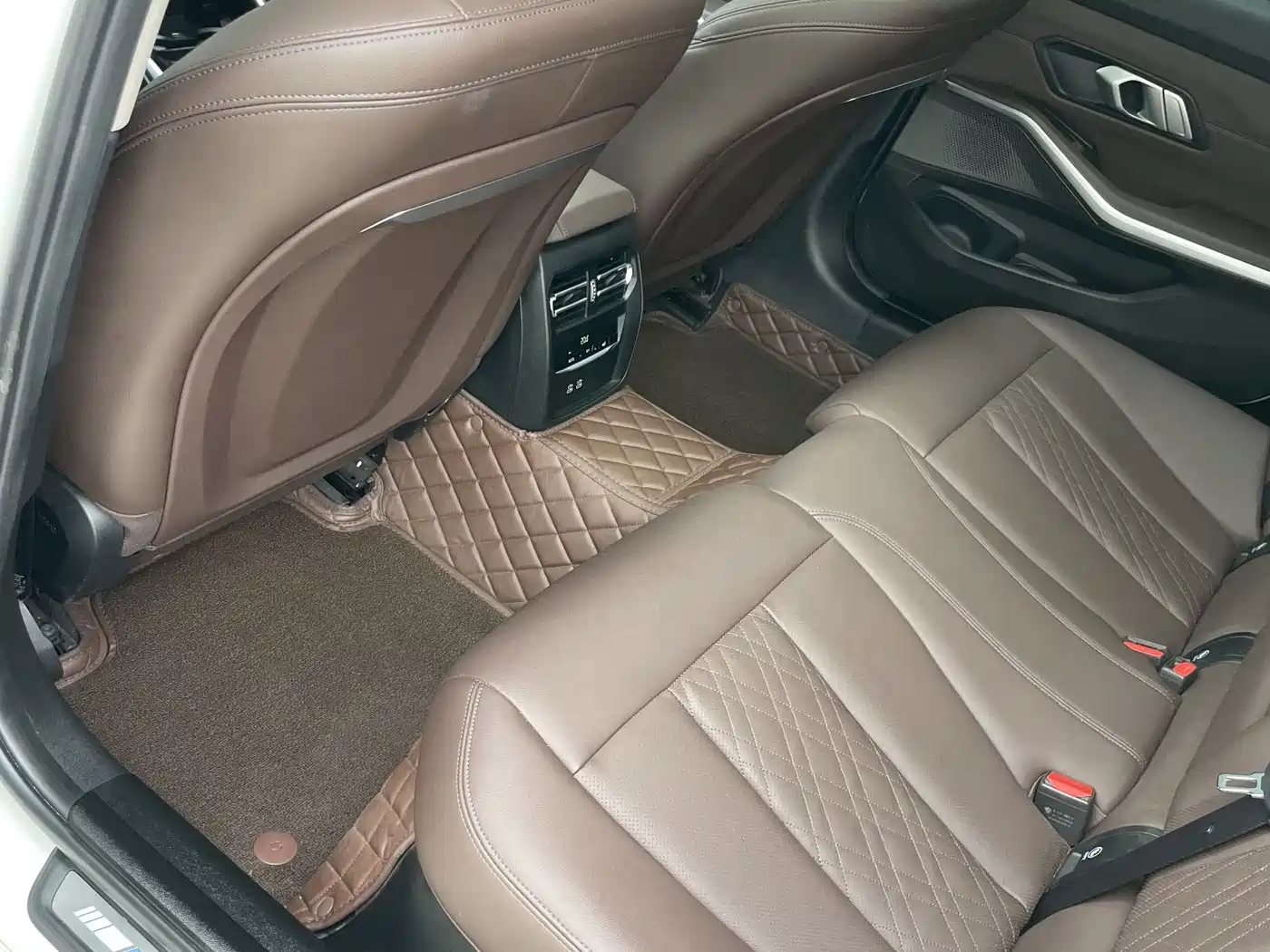 BMW 3 Series 2023 320Li M Sport Package фото 17
