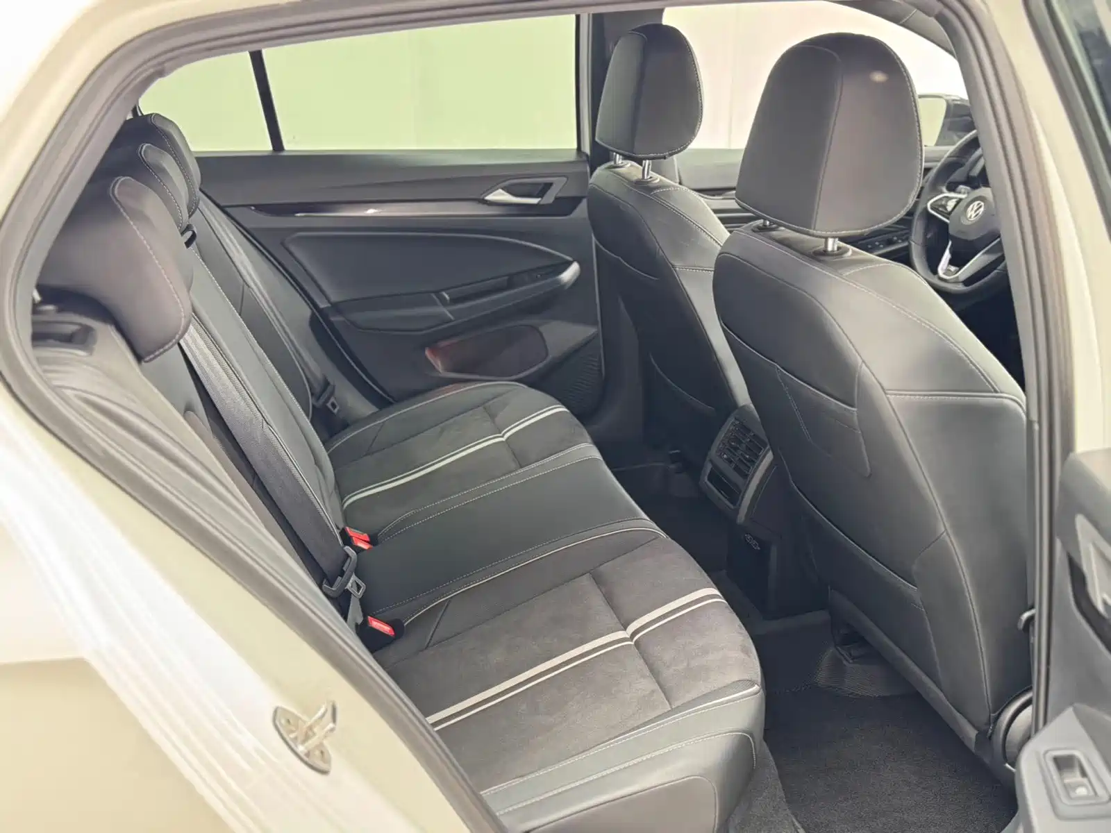 Фото 9 - Volkswagen Golf