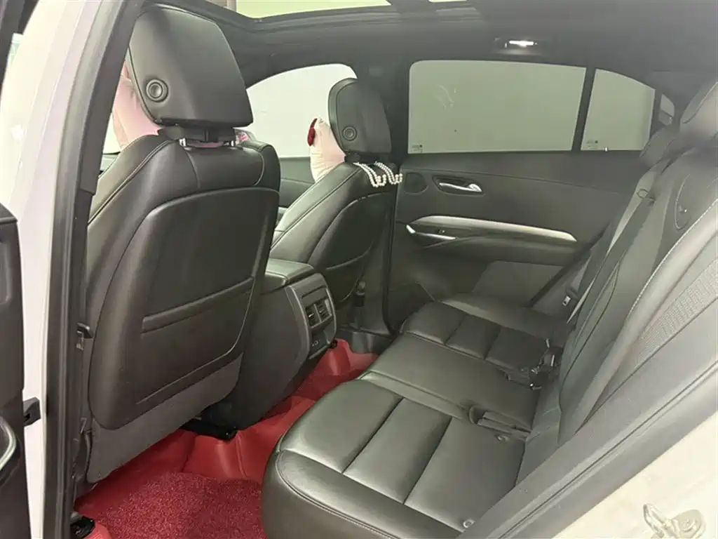 Cadillac XT4 2021 28T FWD Premium Edition фото 9