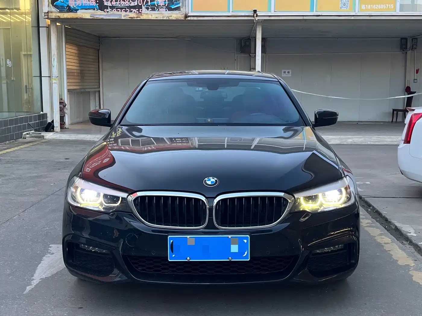 Photo 2 - BMW 5 Series