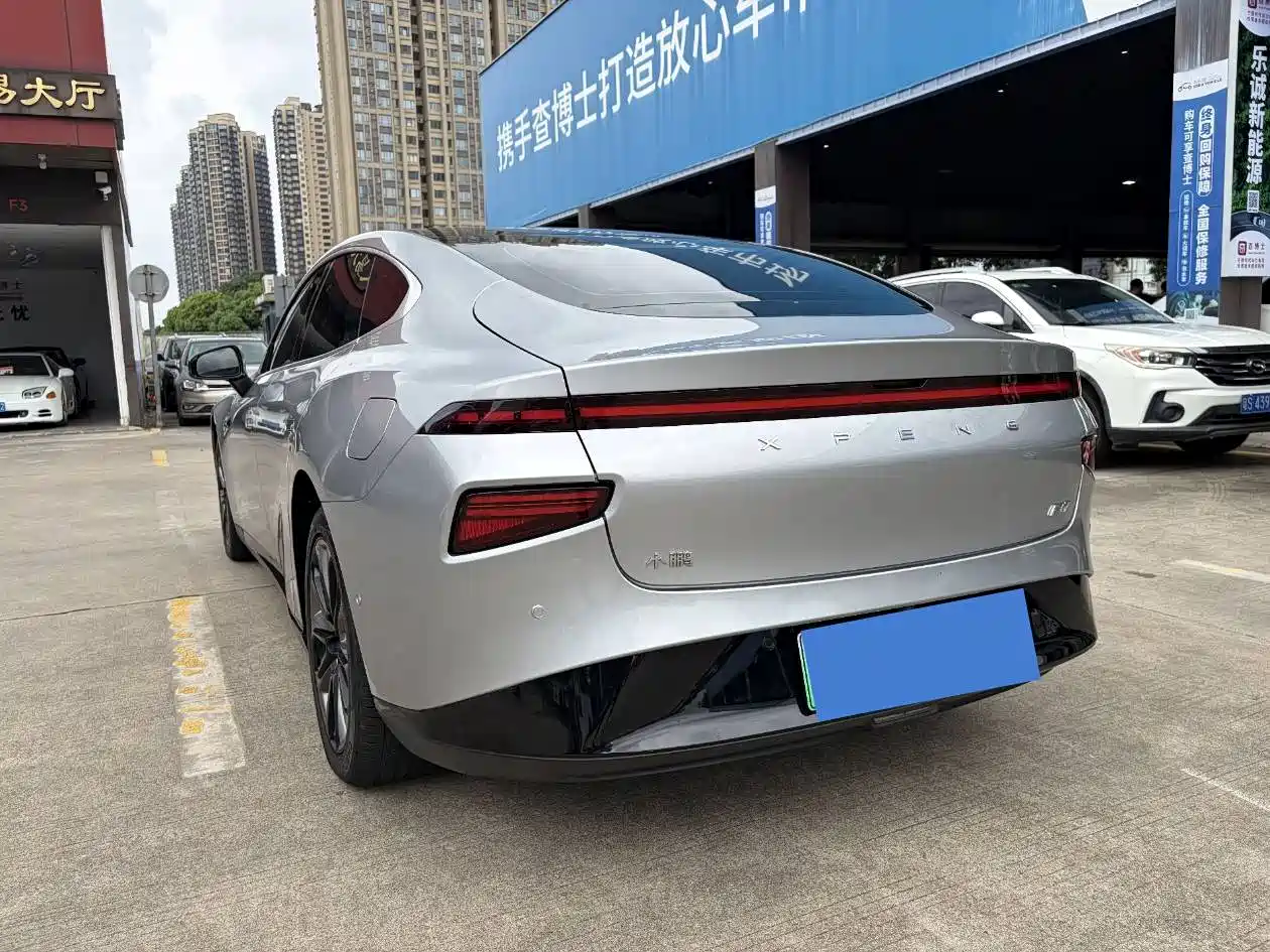 Фото 8 - XPeng P7