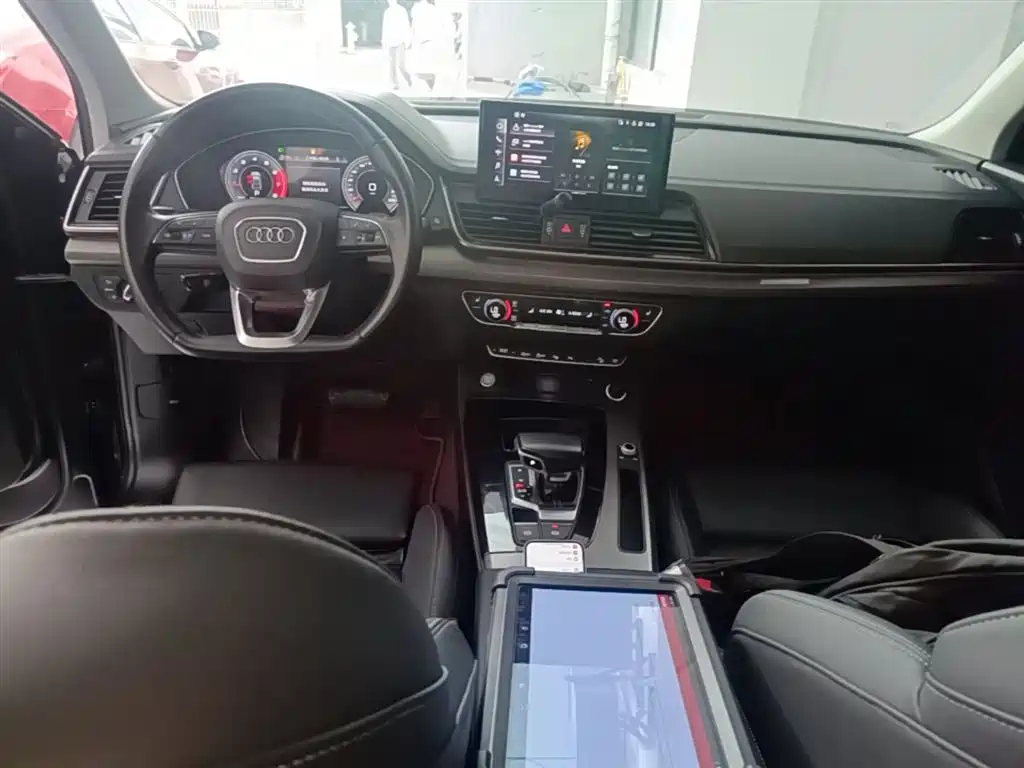 Audi Q5L 2022 40T Luxury Dynamic фото 10