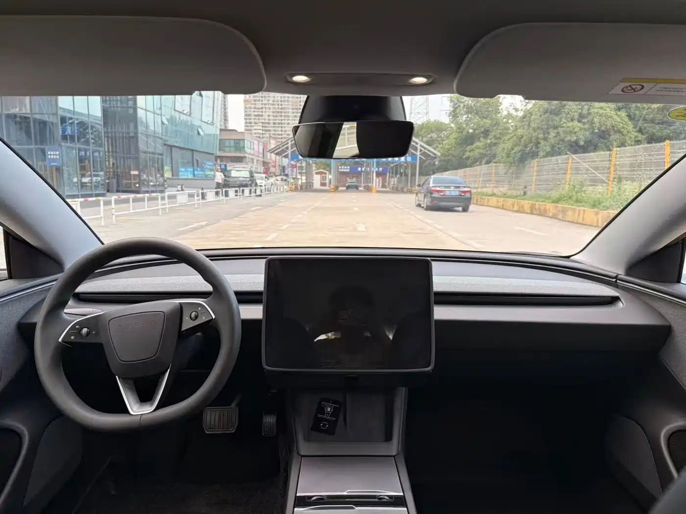 Tesla Model 3 2026 2025 Model Year Facelift Rear-Wheel Drive