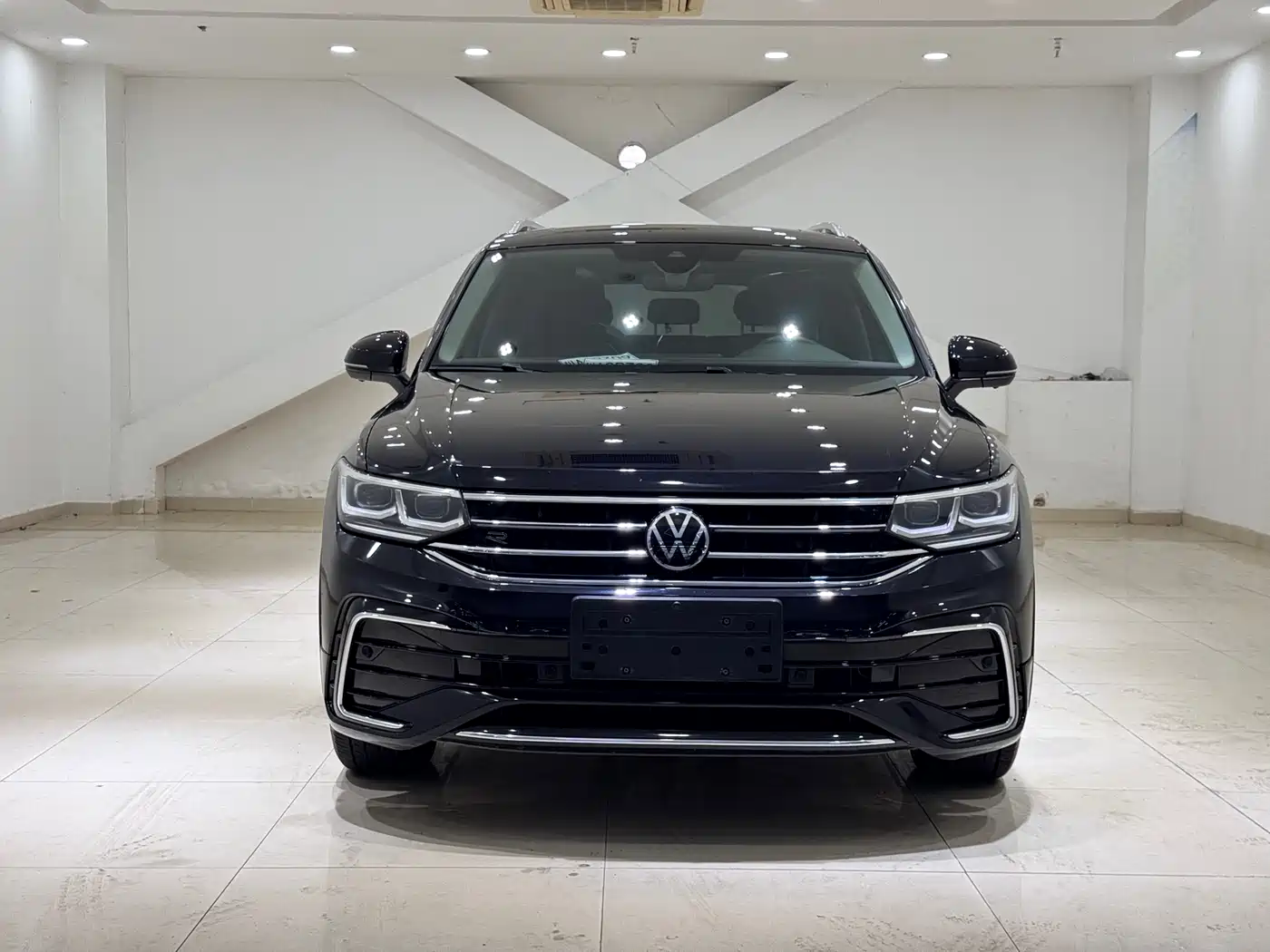 Volkswagen Tiguan L 2023 380TSI 4WD R-Line Flagship 7-seater фото 2