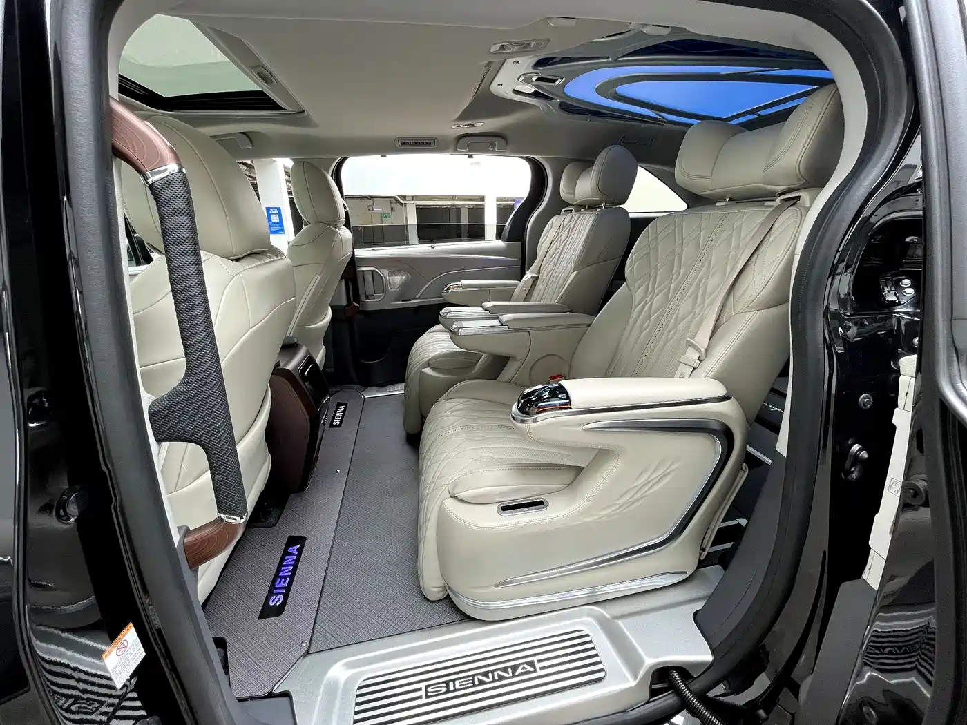Toyota Sienna 2026 Model 2.5L Hybrid 2WD Comfort Edition фото 8