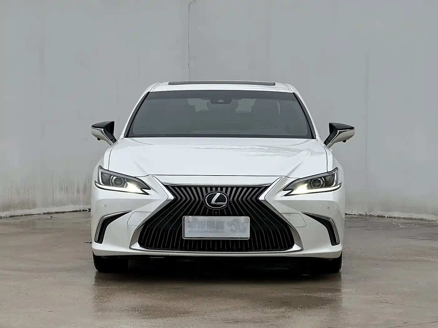 Фото 4 - Lexus ES