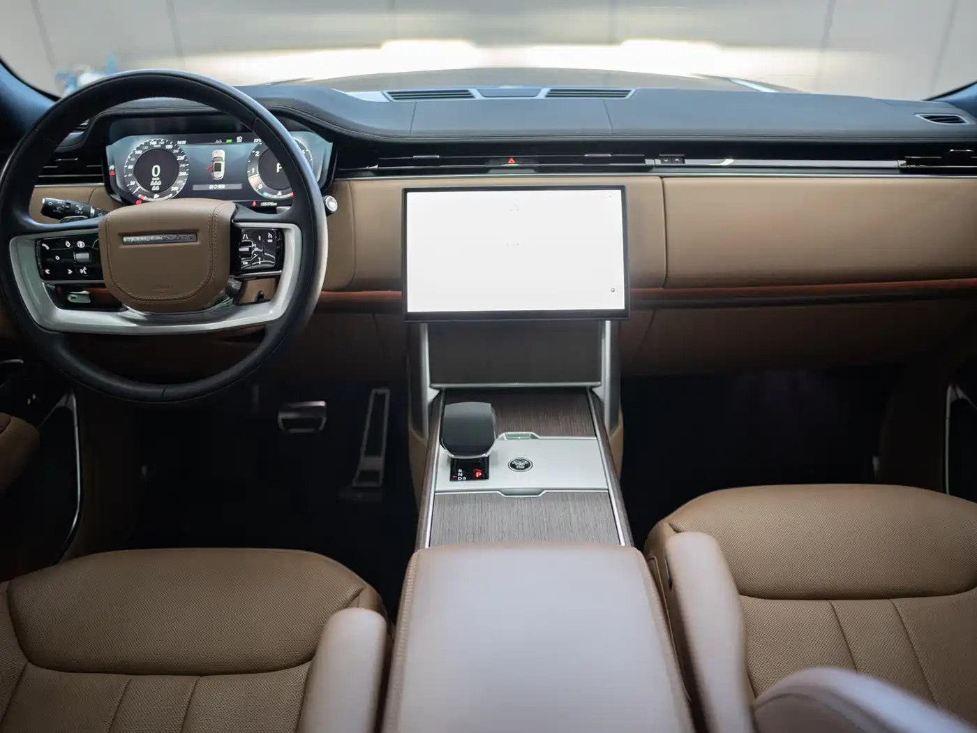 Land Rover Range Rover 2024 3.0 L6 400PS Golden Age Extended 7-Seater фото 13