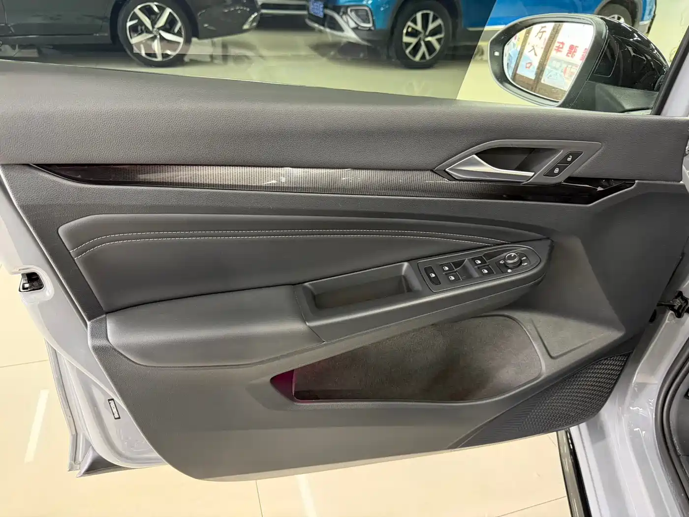 Volkswagen Golf 2021 280TSI DSG R-Line фото 8