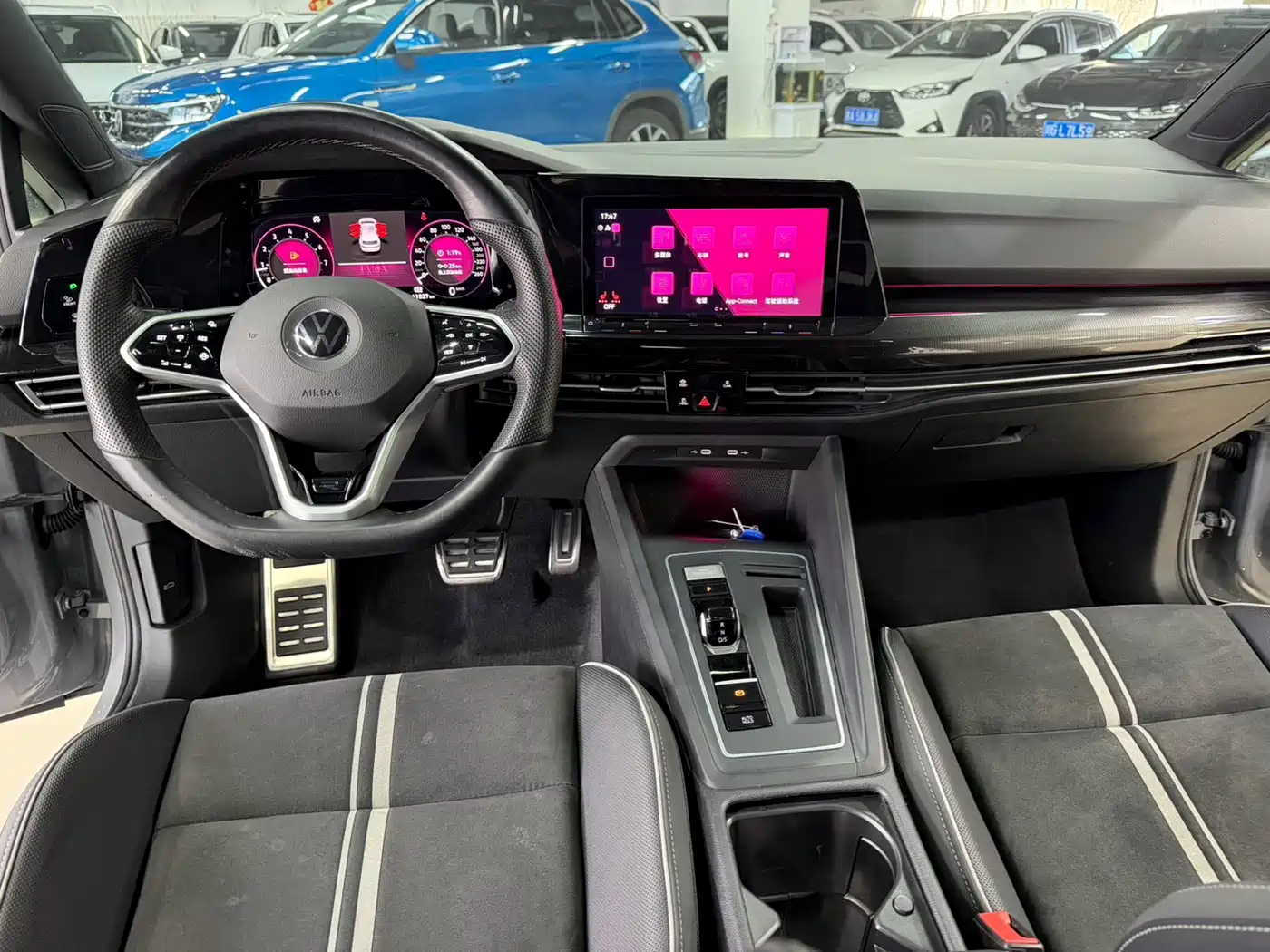 Volkswagen Golf 2021 280TSI DSG R-Line фото 17