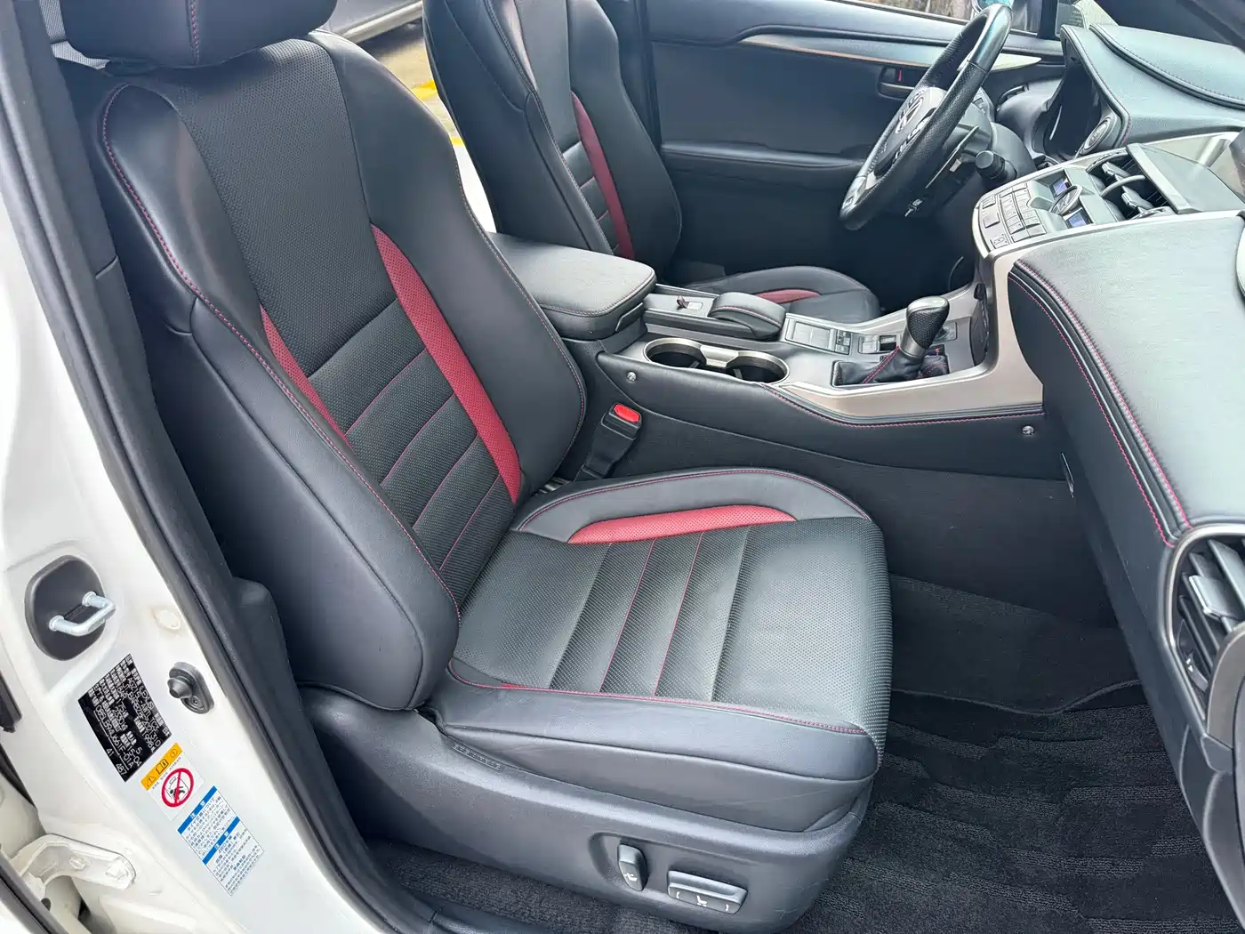 Фото 14 - Lexus NX