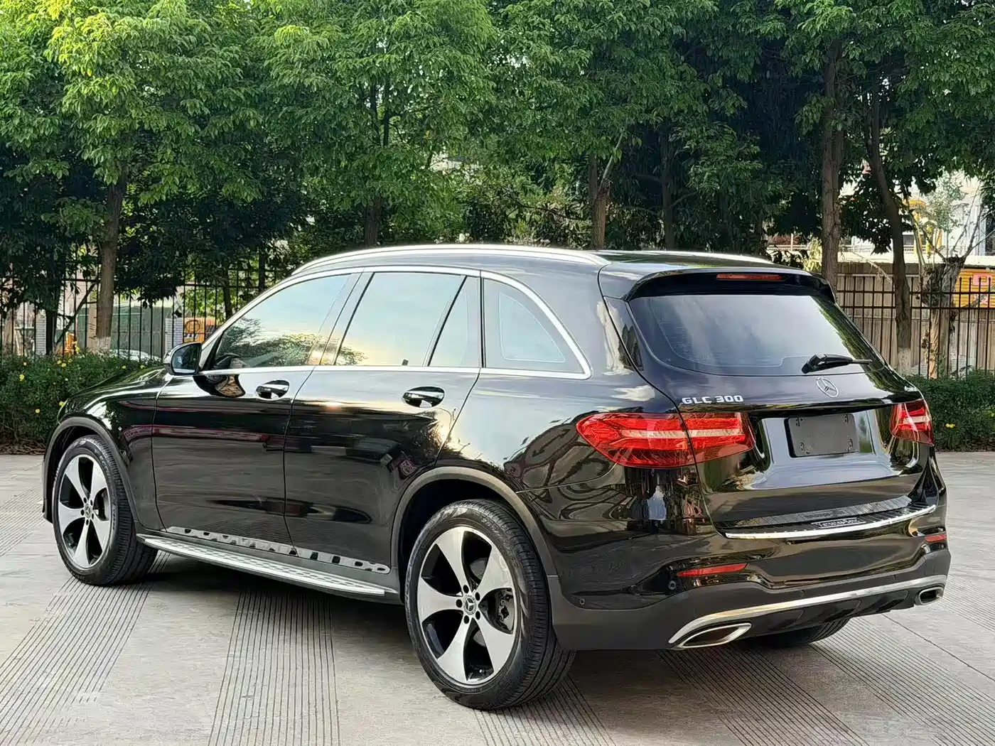 Mercedes-Benz GLC 2018 GLC 300 4MATIC Dynamic фото 5