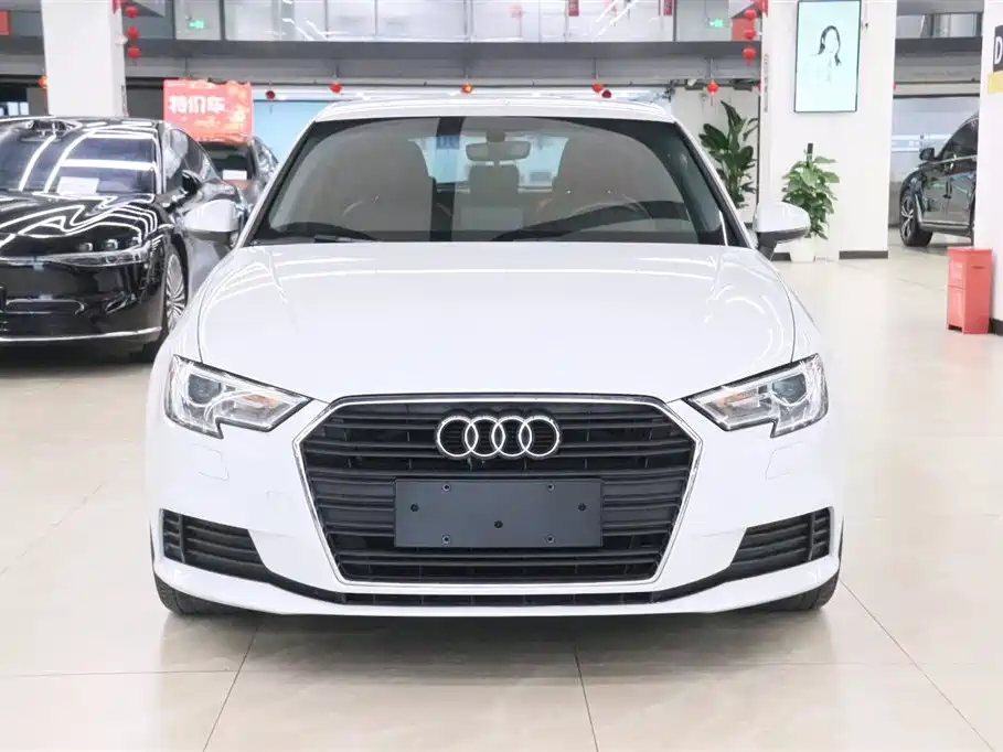 Audi A3 2017 Sportback 35 TFSI Progressive фото 2
