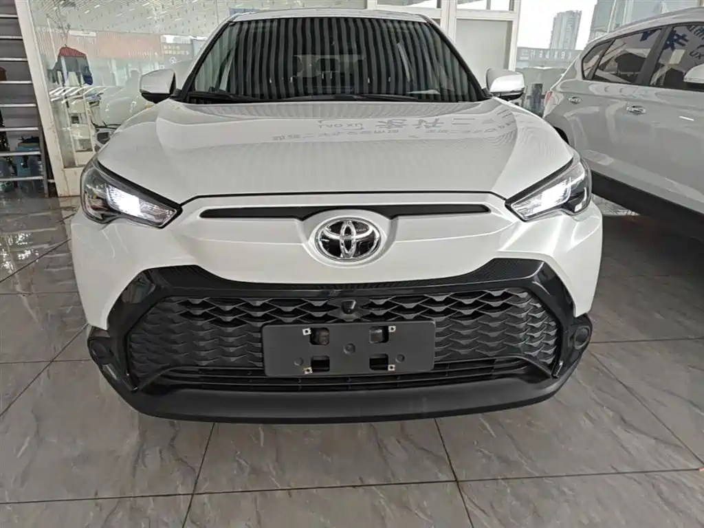 Toyota Frontlander 2023 2.0L CVT Elite Edition фото 3