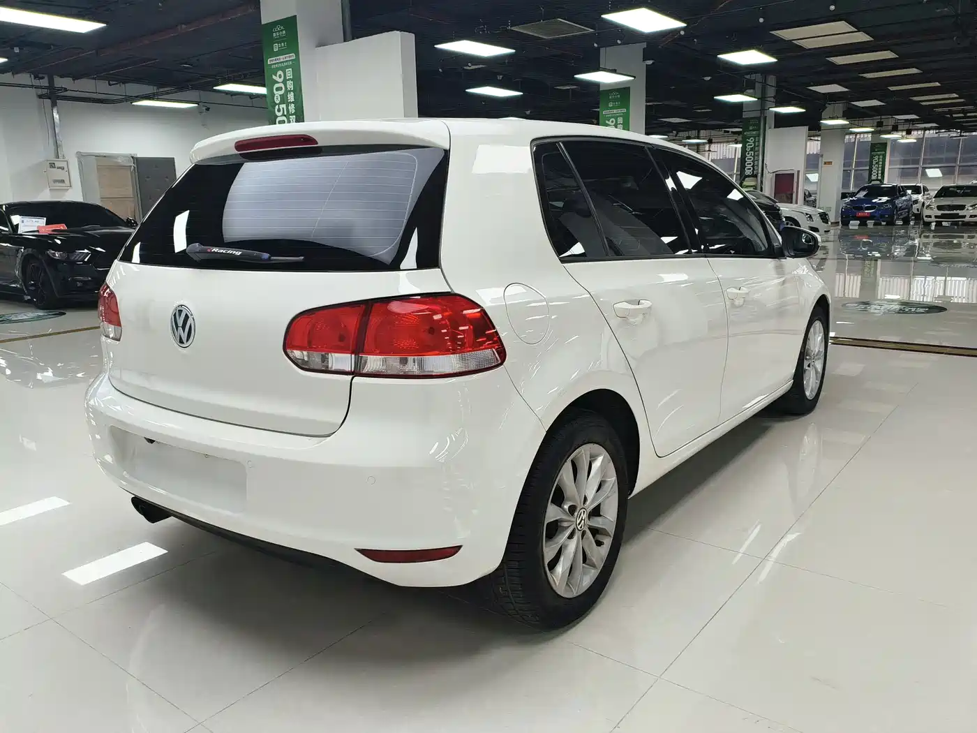Фото 19 - Volkswagen Golf
