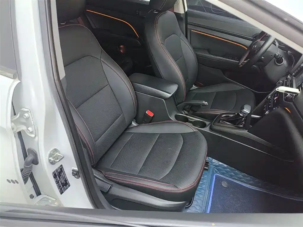Hyundai Elantra 2016 1.4T DCT Dynamic·Elite Edition фото 25