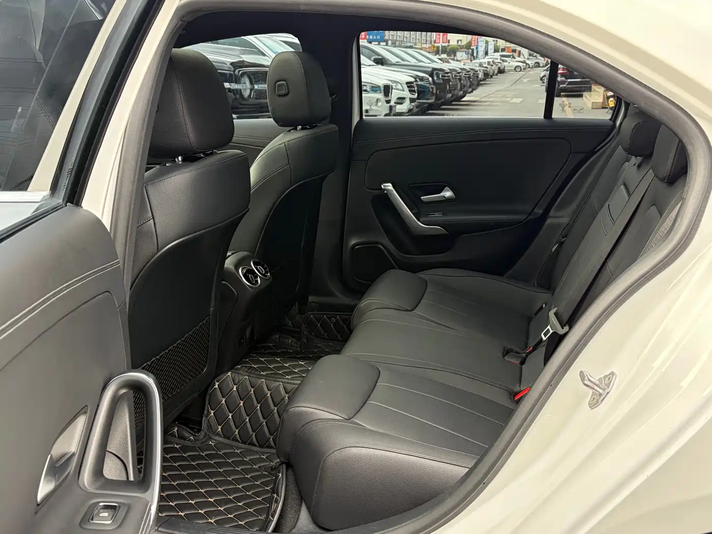 Mercedes-Benz A-Class 2022 A 200 L Sport Sedan Style фото 13