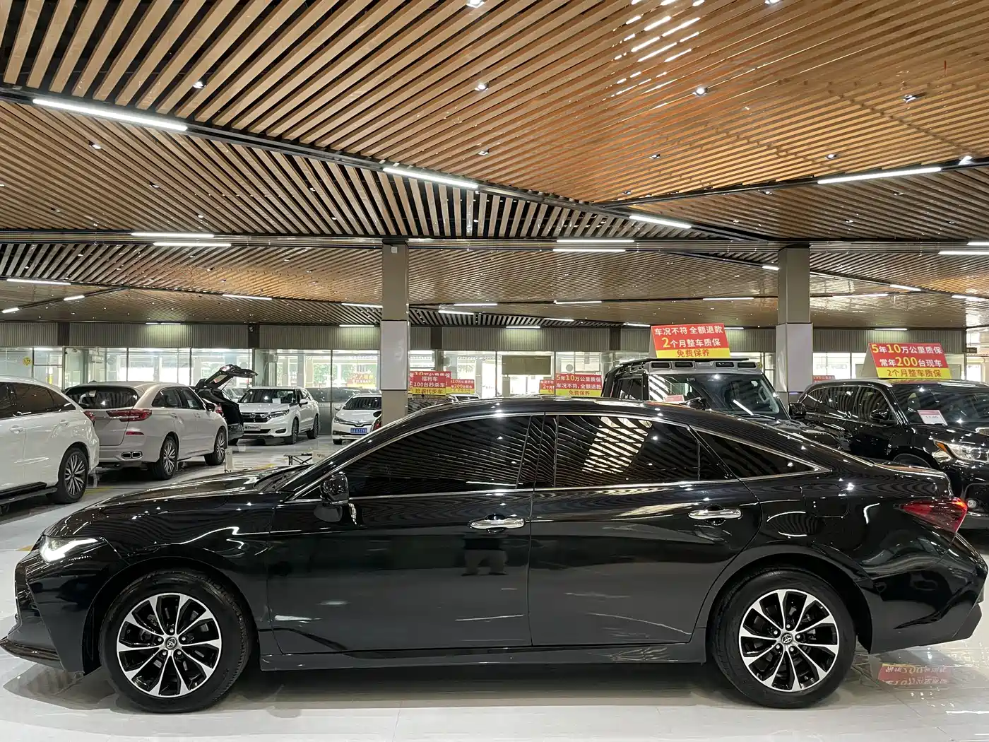 Toyota Avalon 2022 2.0L Luxury Edition фото 14