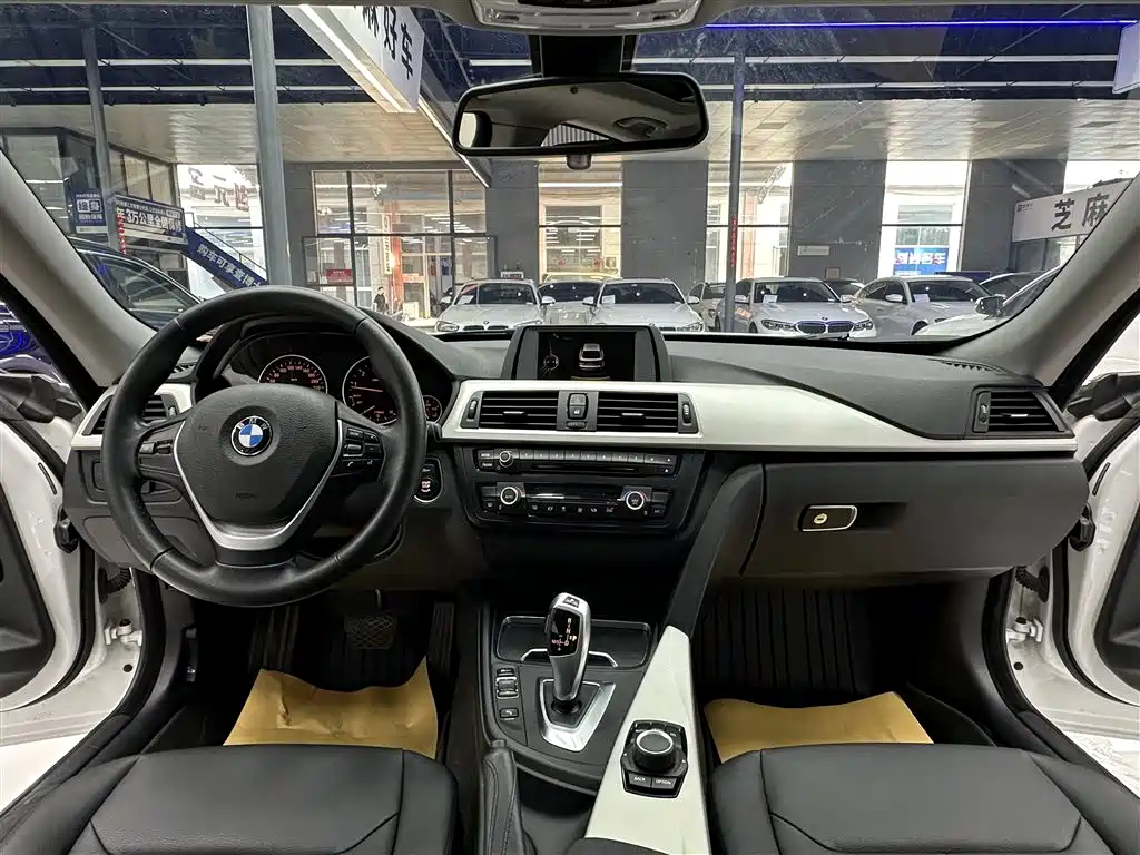 BMW 3 Series GT 2016 320i Fashion Style фото 10