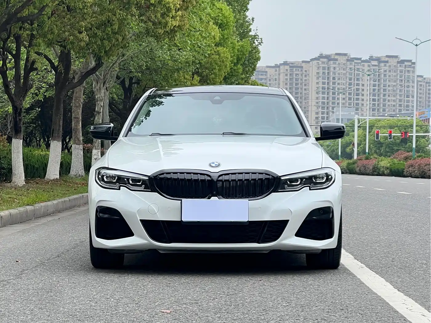 BMW 3 Series 2021 325i M Sport Night Edition фото 2