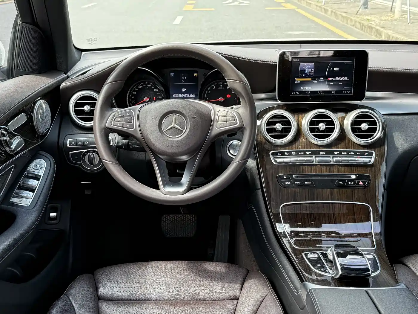 Mercedes-Benz GLC 2017 GLC 260 4MATIC Luxury фото 15