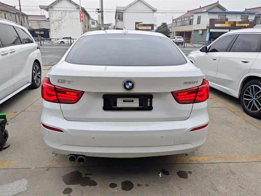 BMW 3 Series GT 2017 320i Fashion фото 4