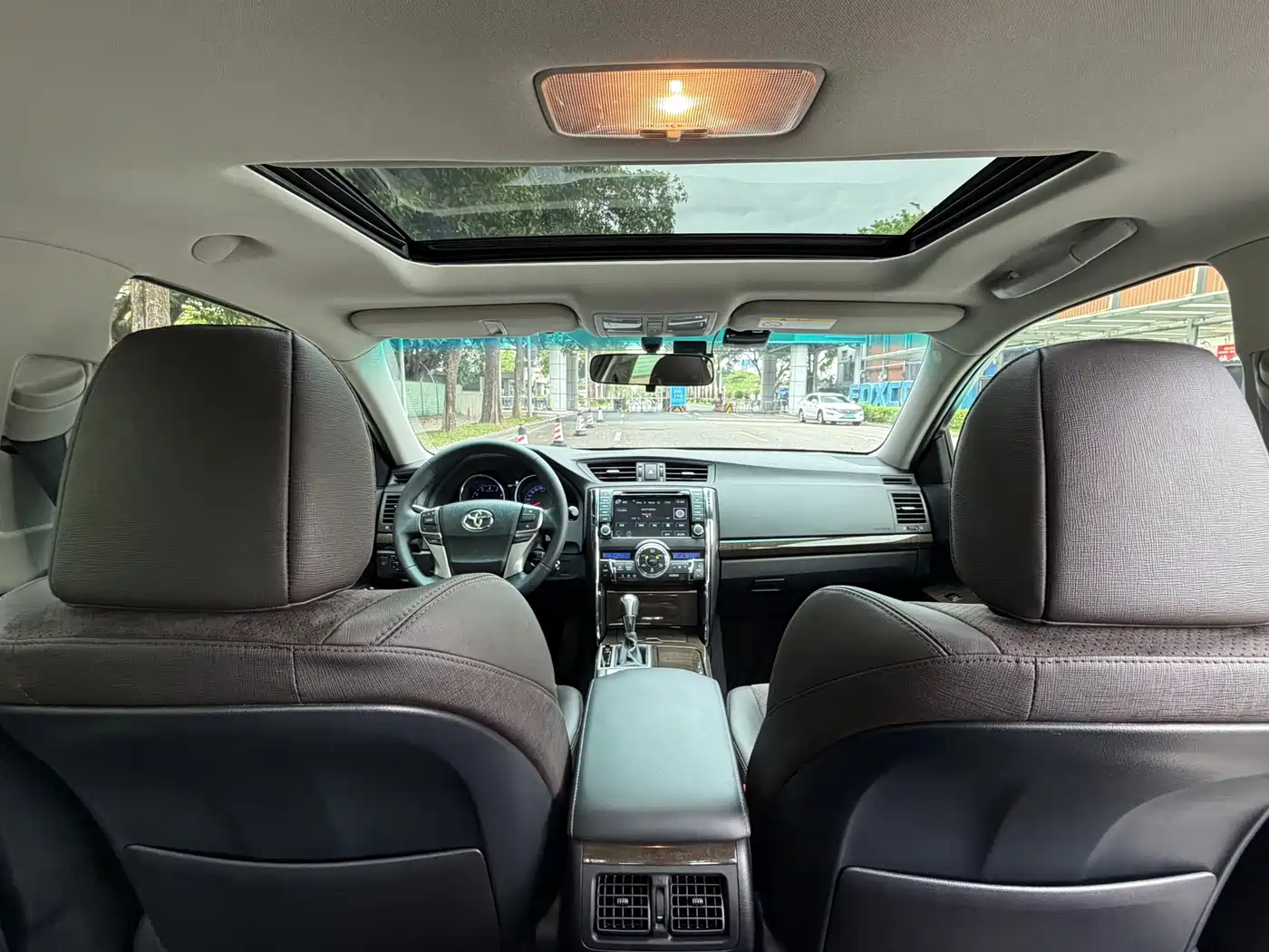 Toyota Reiz 2013 2.5V Shangrui Navigation Edition фото 13