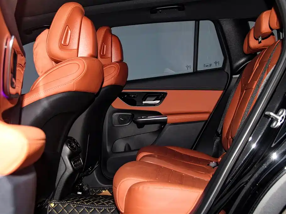 Mercedes-Benz GLC 2026 GLC 260 L 4MATIC Classic Edition фото 26