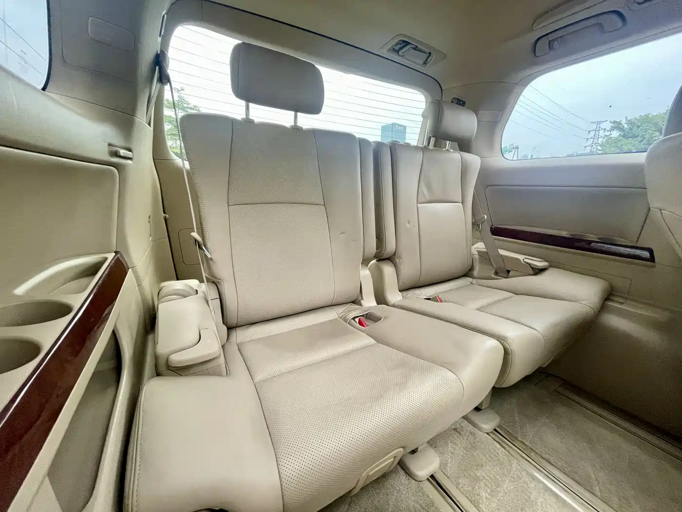 Toyota Alphard 2011 3.5L Luxury Edition фото 18
