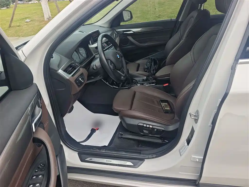 BMW X1 2019 sDrive18Li Premium Model фото 15