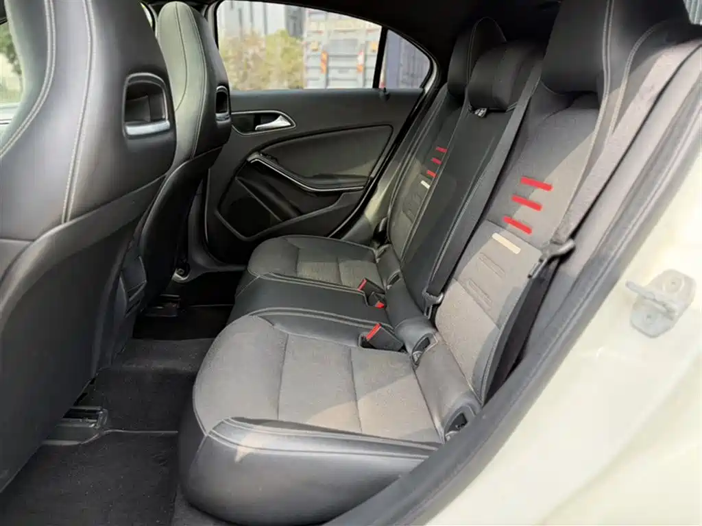Mercedes-Benz A-Class (Import) 2017 Facelift A 200 Dynamic фото 21