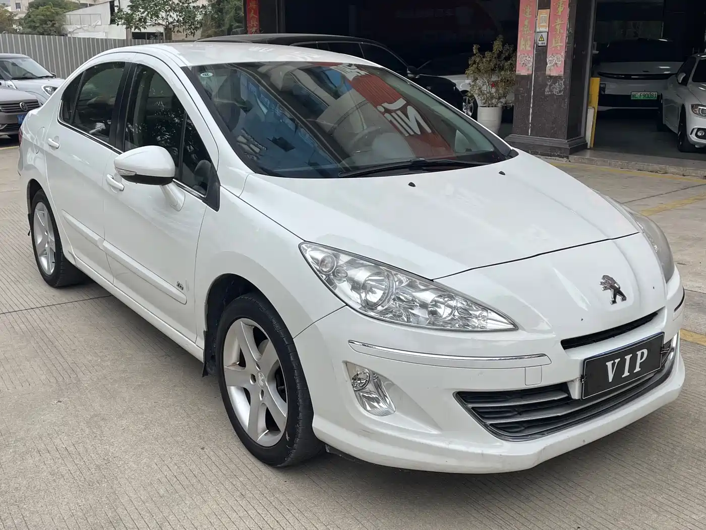 Peugeot 408 2013 2.0L Automatic Comfort Edition фото 3