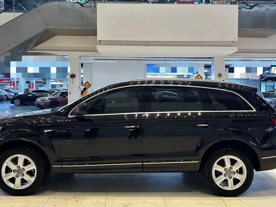 Фото 9 - Audi Q7