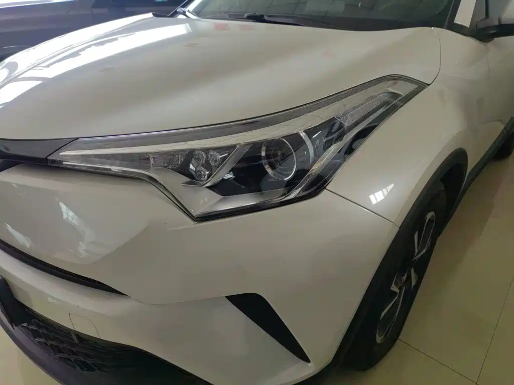 Toyota C-HR 2021 2020 Model 2.0L Leading