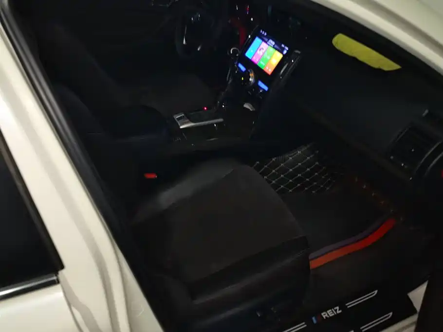 Toyota Reiz 2015 2013 2.5V Premium Edition