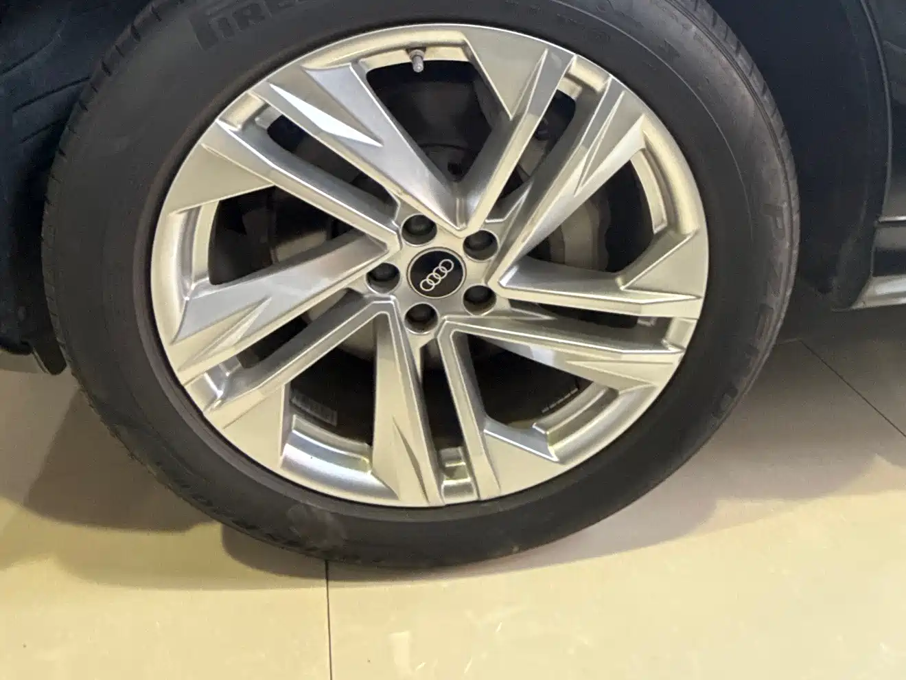 Фото 4 - Audi Q7