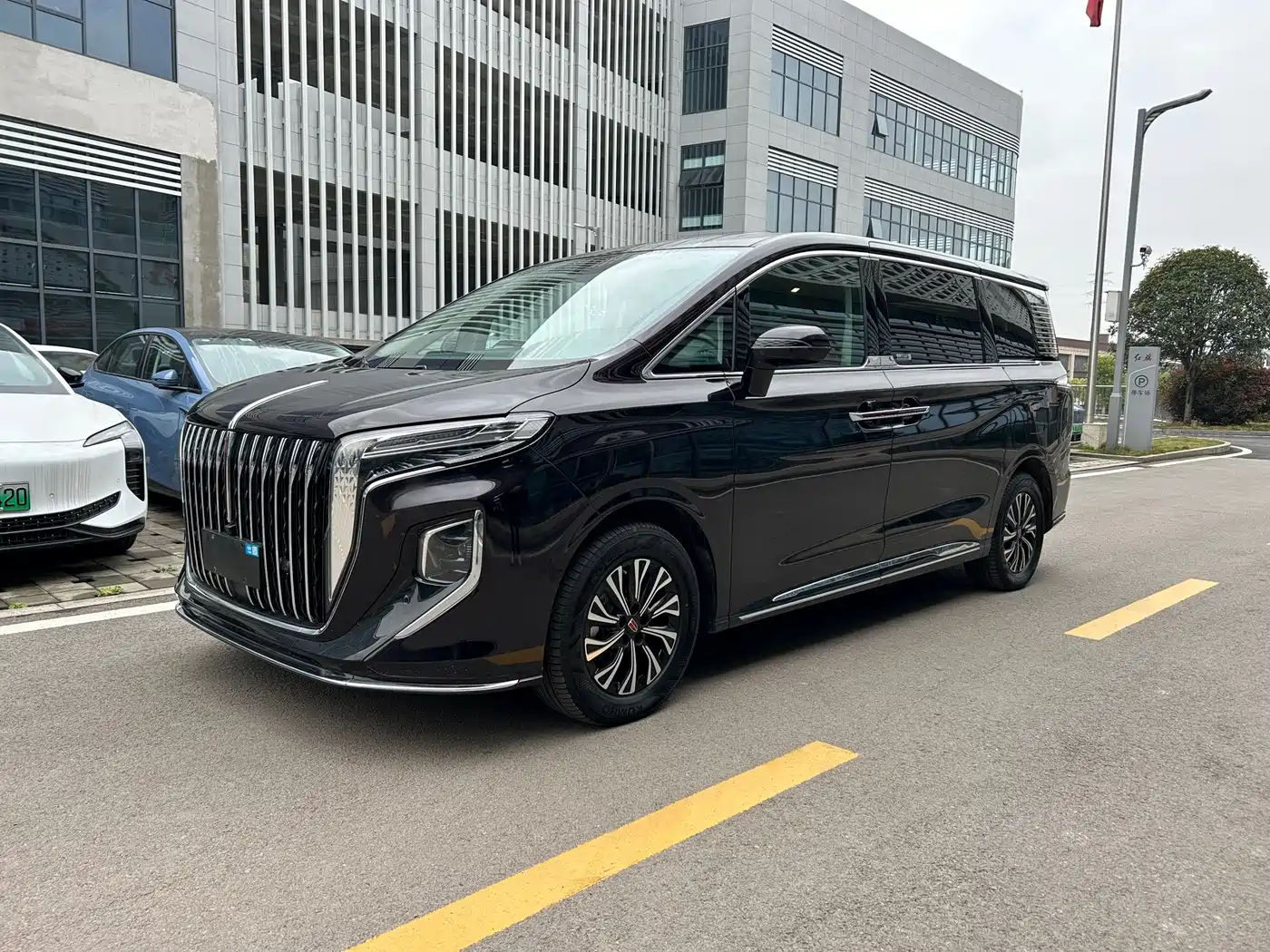 Hongqi HQ9 PHEV 2024