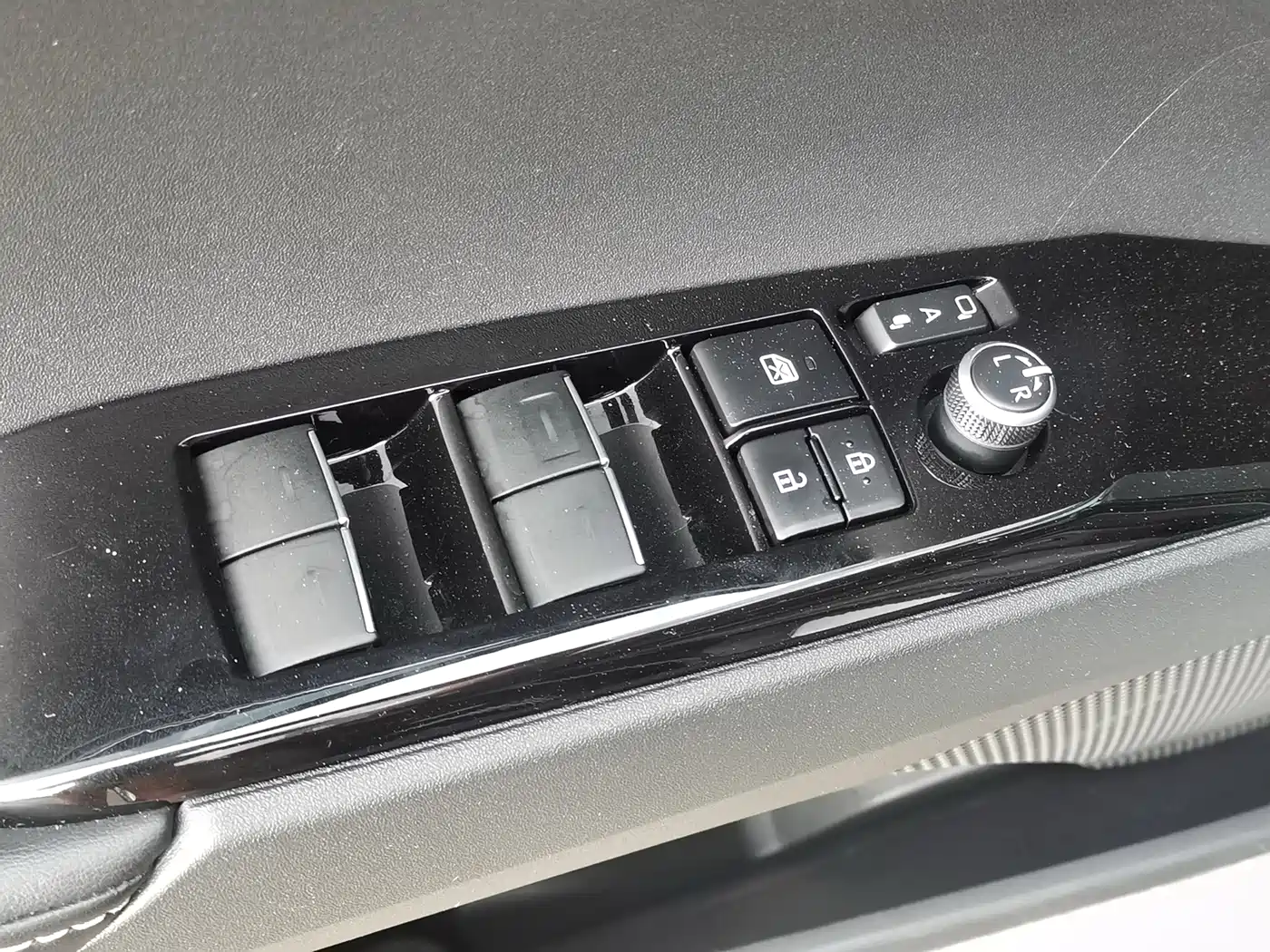 Toyota Camry 2024 2.0G Premium Edition фото 15