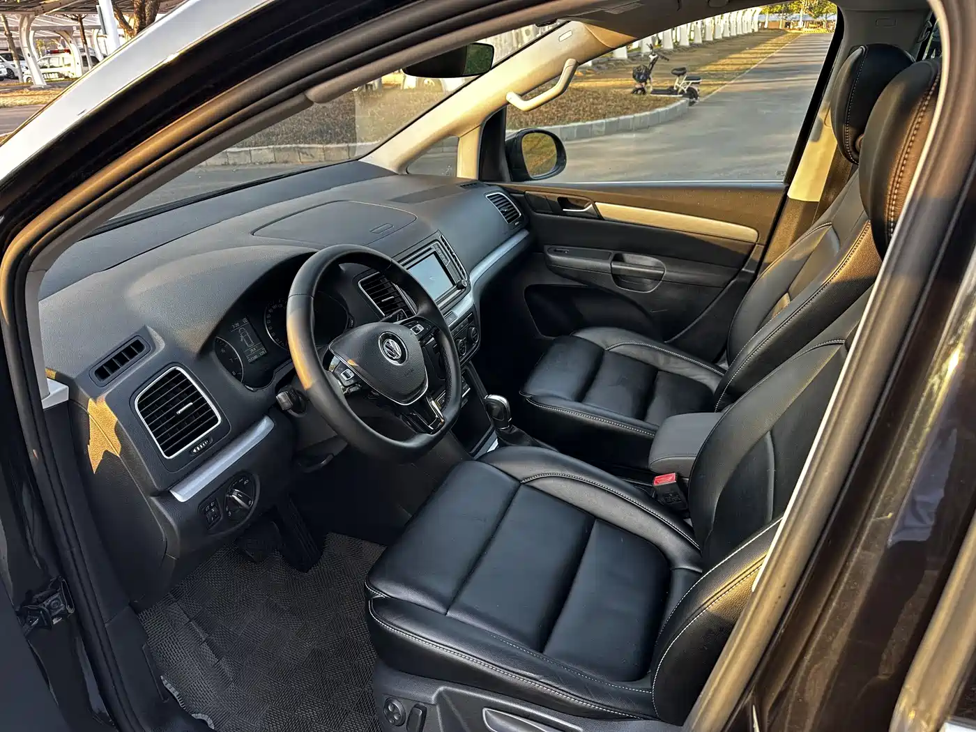 Volkswagen Sharan 2016 380TSI Comfort 7-seater фото 9