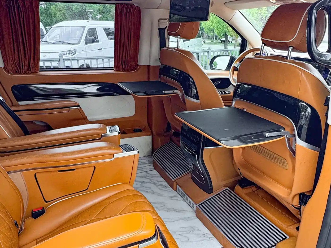 Mercedes-Benz Vito 2023 2.0T Elite 7-Seater фото 8