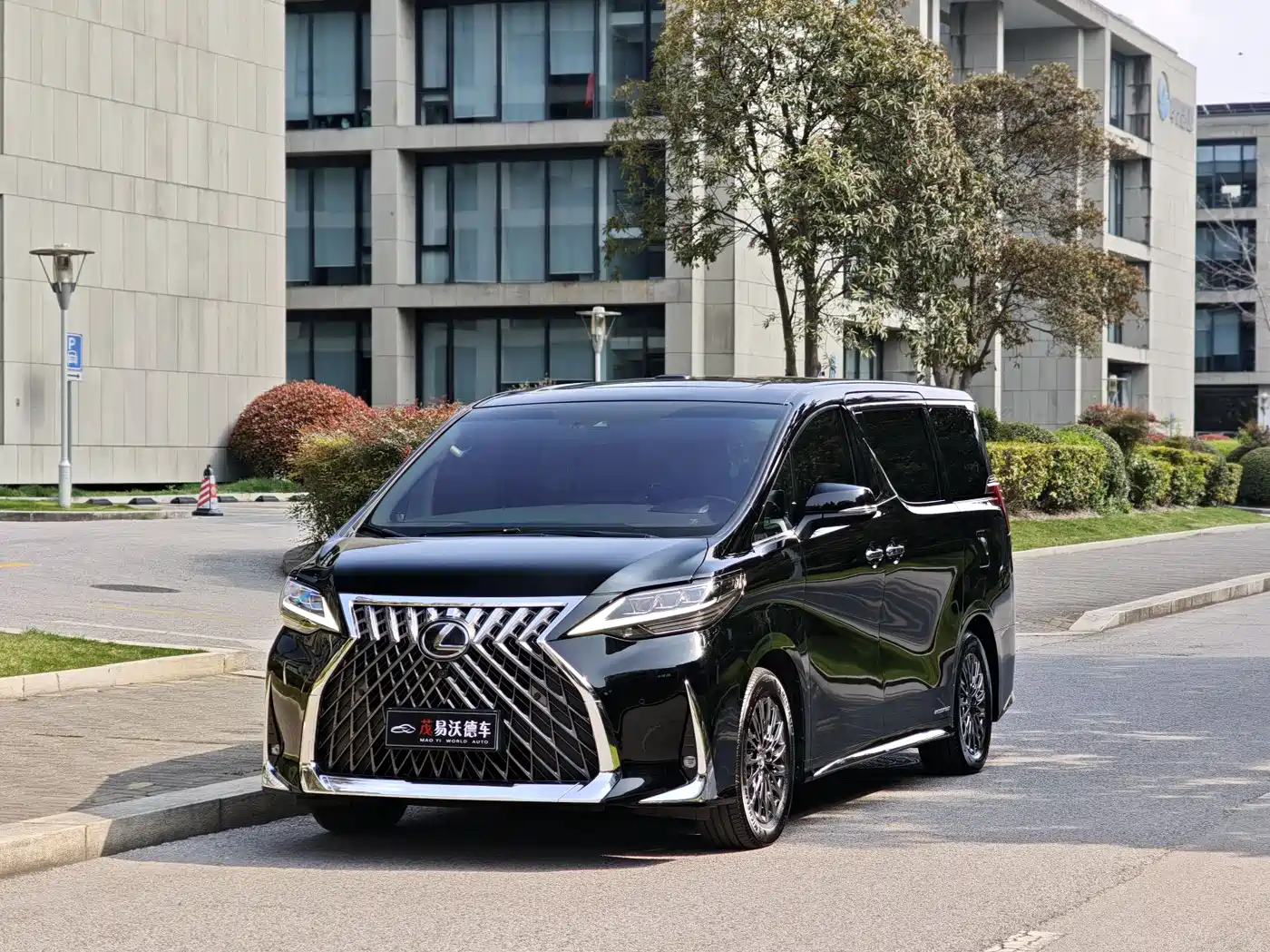 Lexus LM 2020 300h Seven-Seater Elegance Edition