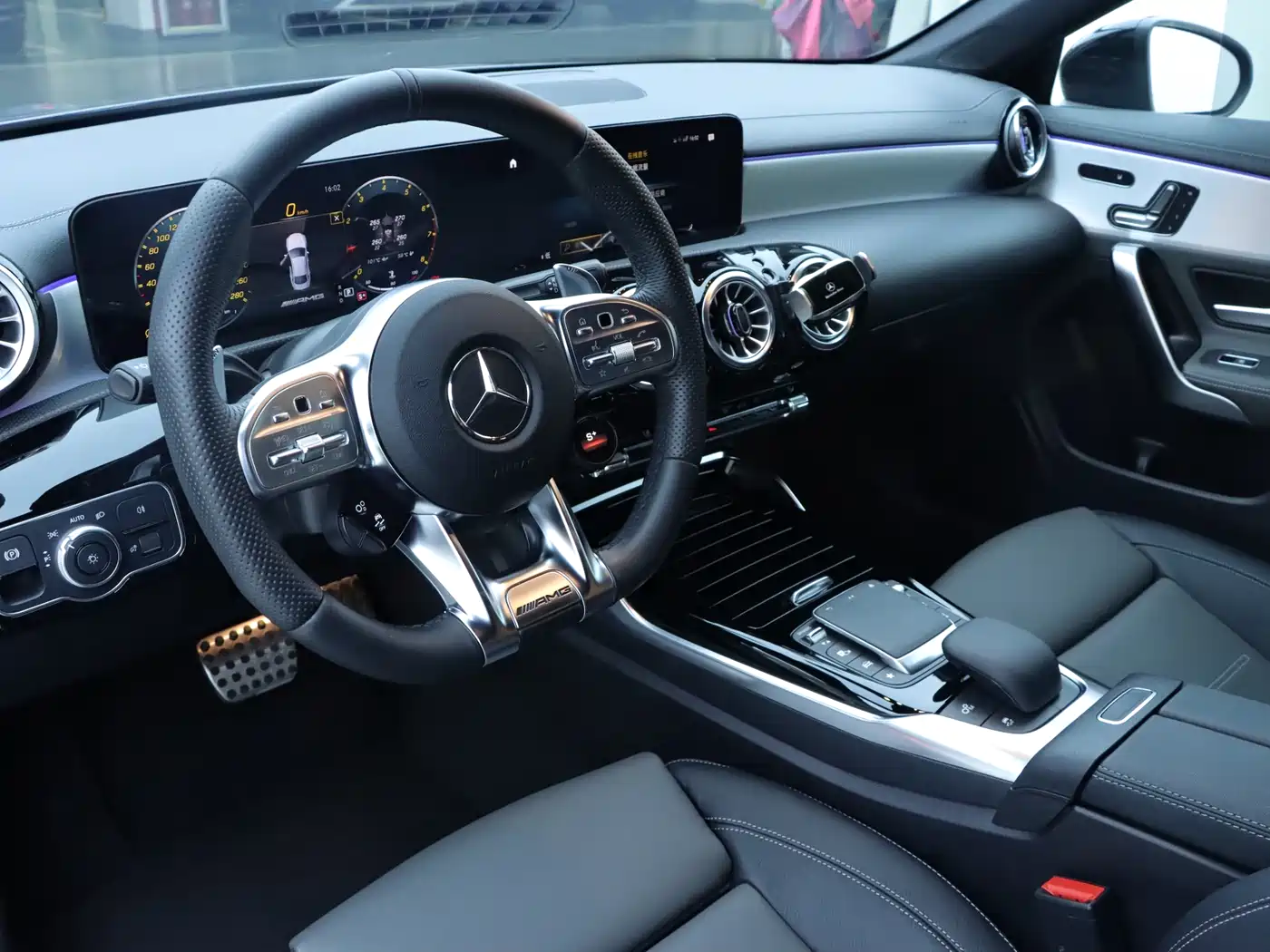 MERCEDES-BENZ CLA AMG