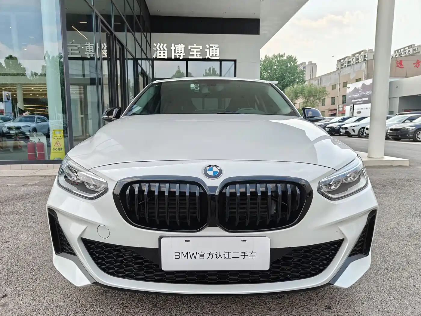 BMW 1 Series 2023 125i M Sport Shadow Edition фото 5