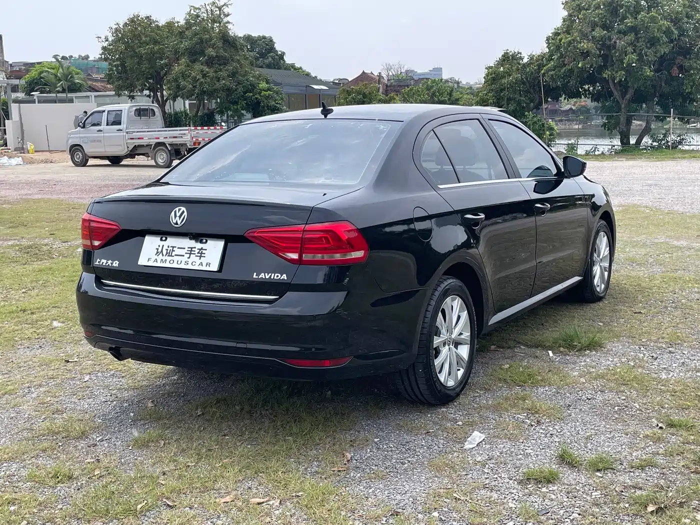 Volkswagen Lavida 2017 1.6L Automatic Comfort Edition фото 6